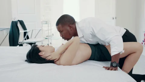 Black Daddy Breeds Her Pussy During Quick Layover Hookup