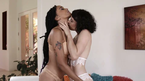 3rd Degree: Succulent Sucking: Dripping Wet Gals Enjoying